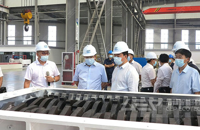 新鄉(xiāng)市市長魏建平一行蒞臨潔普智能環(huán)保裝備生產(chǎn)基地調(diào)研，推動環(huán)保產(chǎn)業(yè)高質(zhì)量發(fā)展